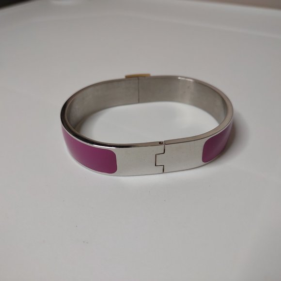 Cute 6.5 Inch Rustic Cuff Hinged Bangle - Picture 3 of 10